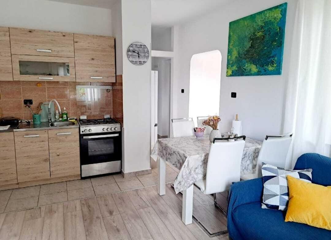 Apartman Melita Galižana Exteriör bild