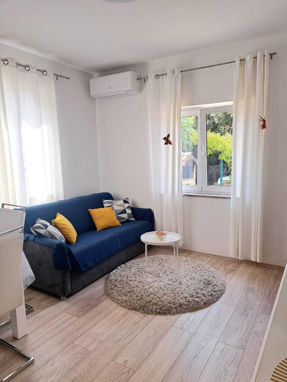 Apartman Melita Galižana Exteriör bild